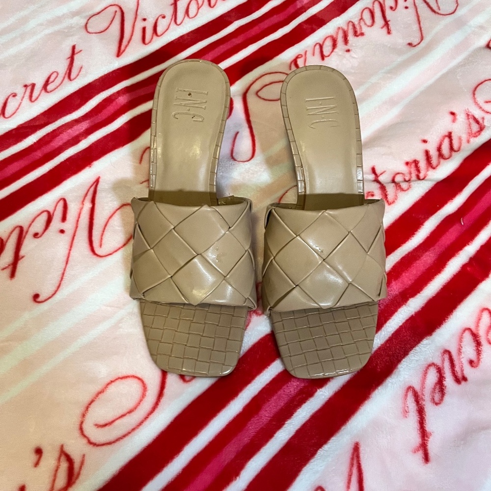 INC Tan Woven Faux Leather Square Toe Heeled Mules Size [7.5